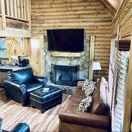Rustic Black Bear Cabin 鸽子谷 外观 照片