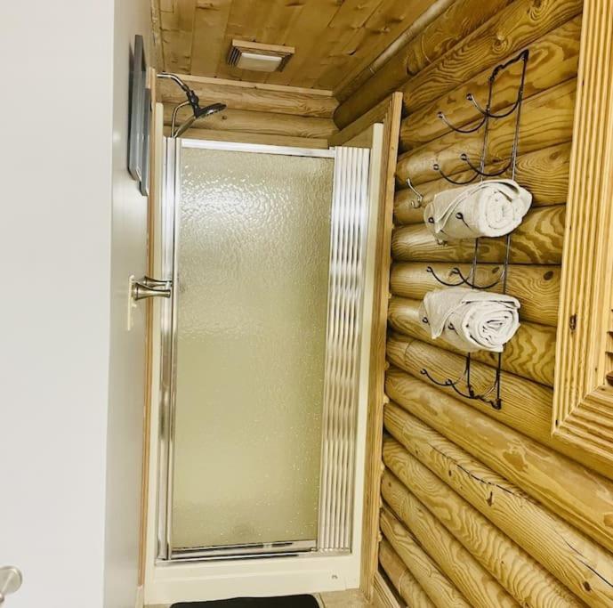 Rustic Black Bear Cabin 鸽子谷 外观 照片