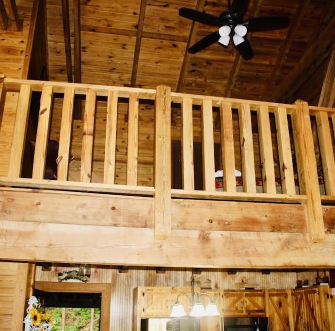 Rustic Black Bear Cabin 鸽子谷 外观 照片