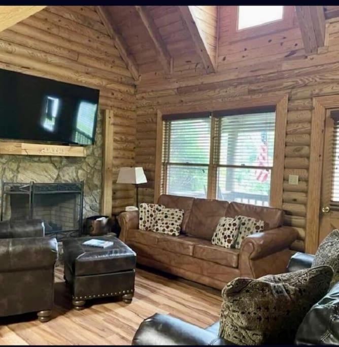 Rustic Black Bear Cabin 鸽子谷 外观 照片